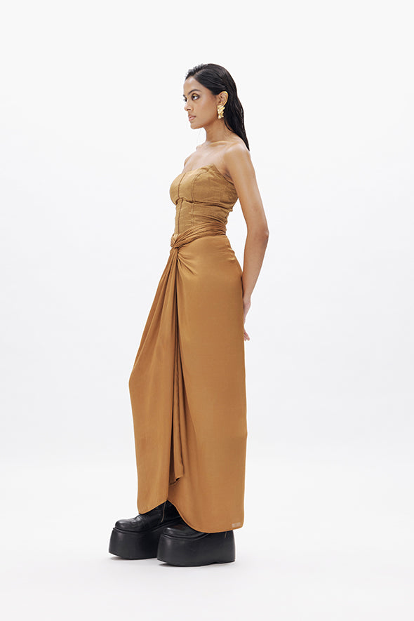 Aroka Gold zari corset, crafted from Handwoven Zari tissue for elegant cocktail events.