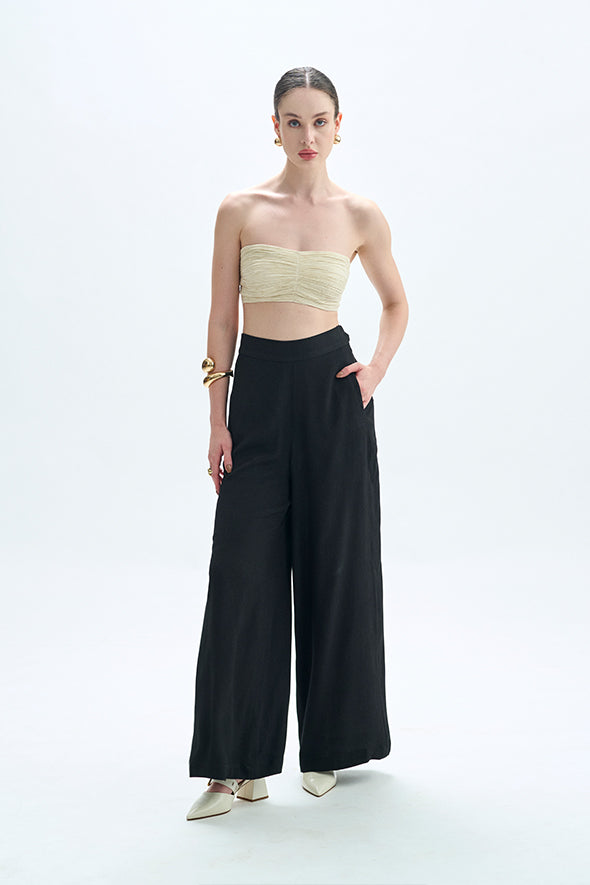 Muslin bandeau top with back tie-up in off-white from Aroka.