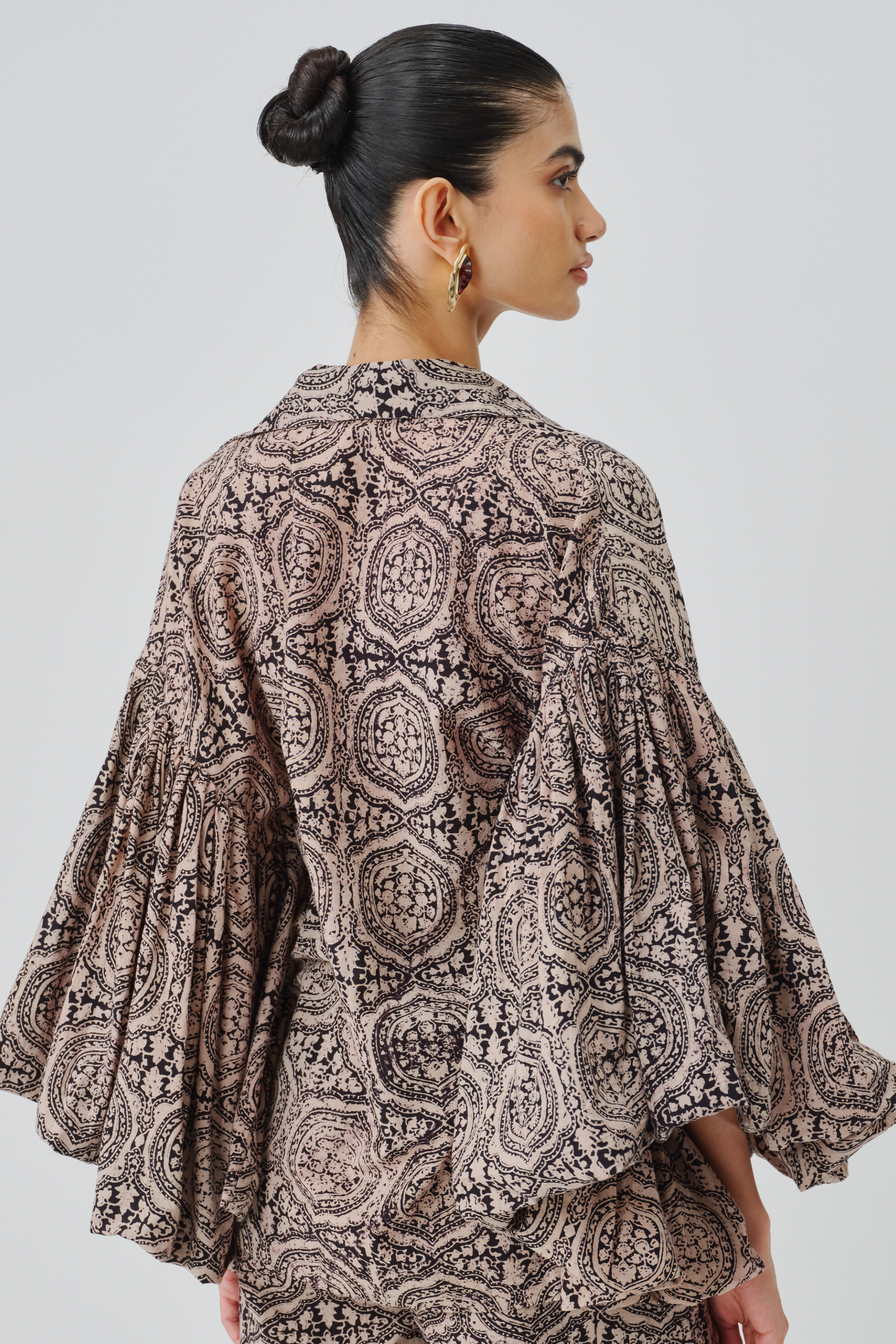 Close up back view of sahara shirt