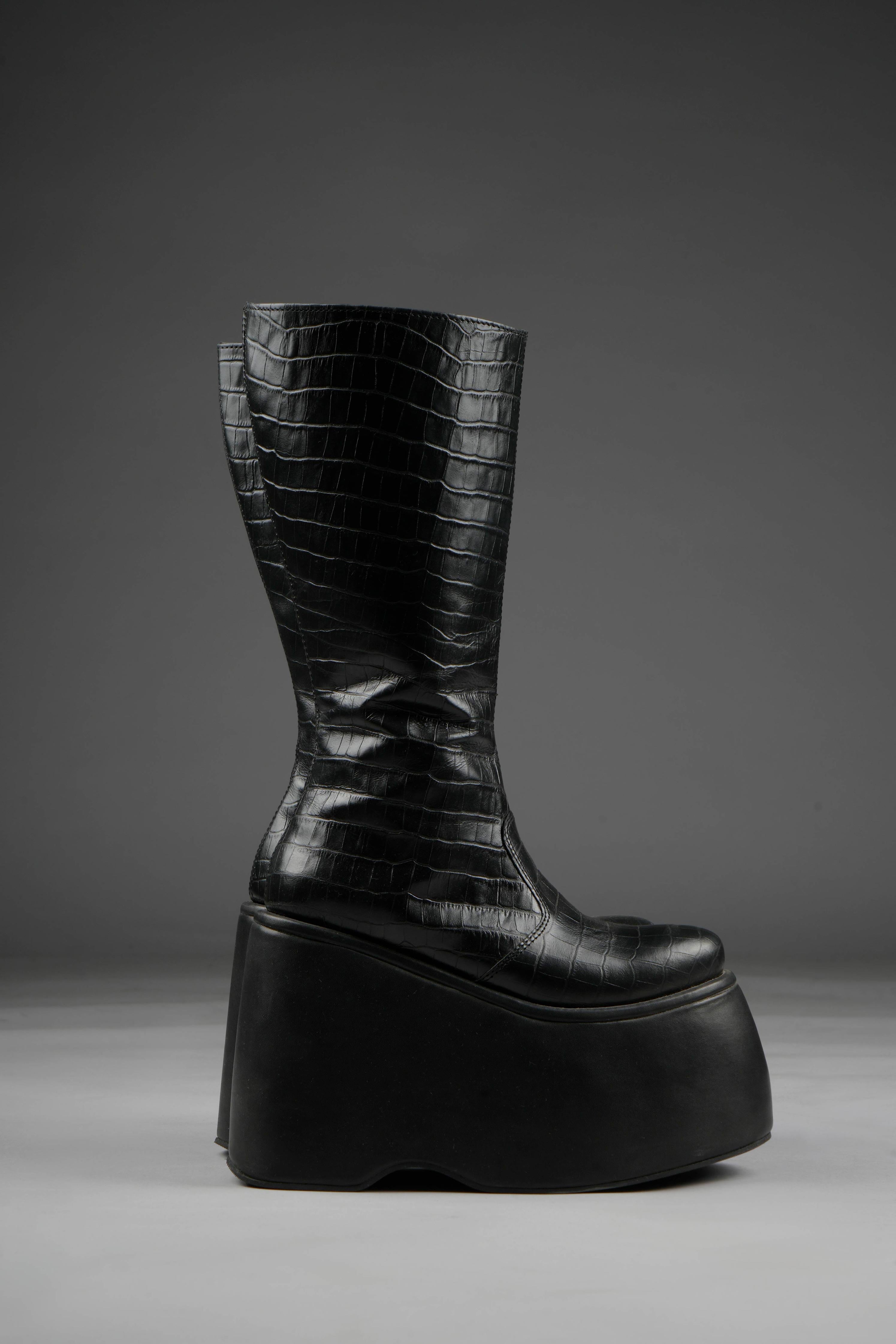 Black flat 2025 platform boots