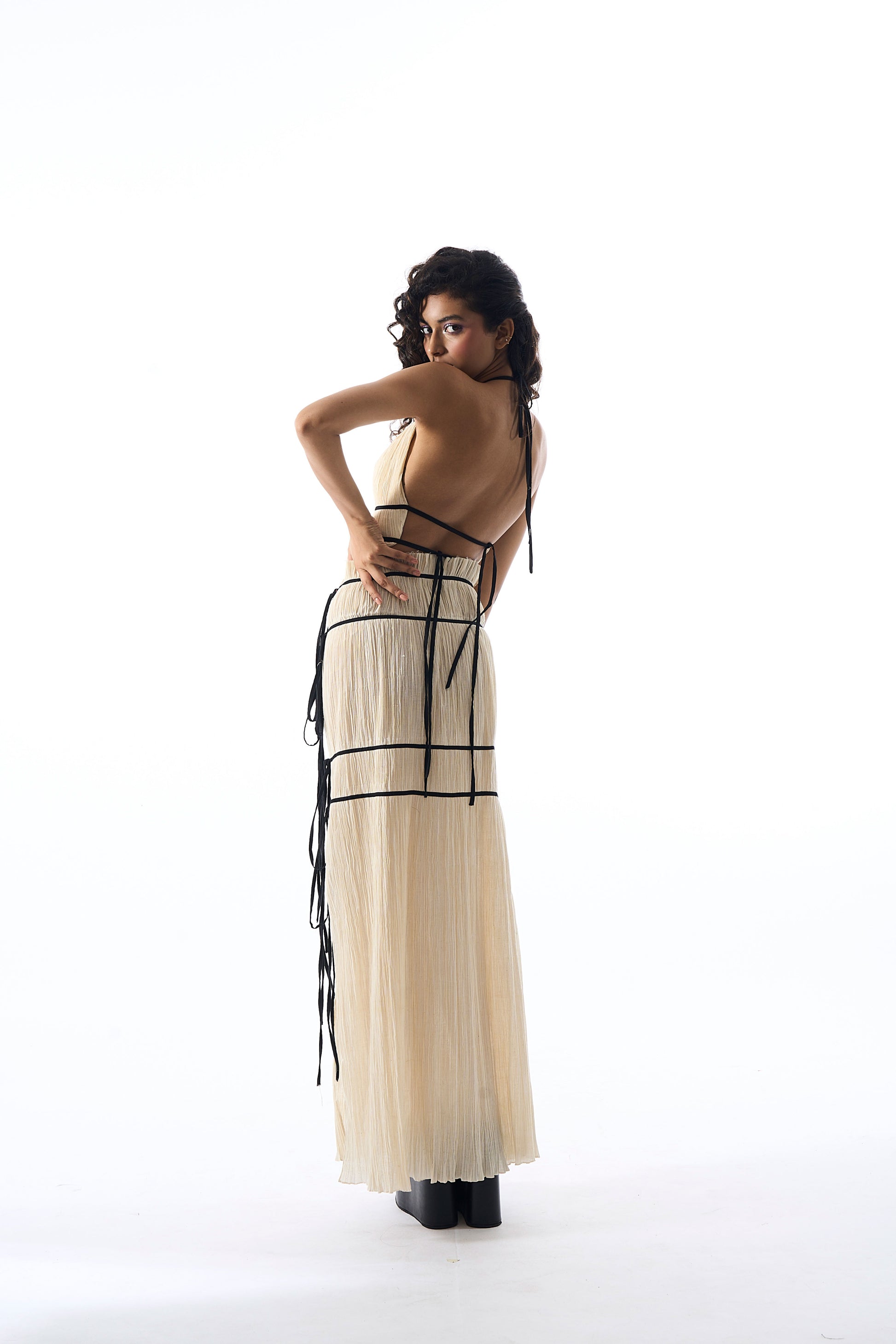 Amour Skirt in Créme- Muslin ruched skirt with front tie-ups from Aroka