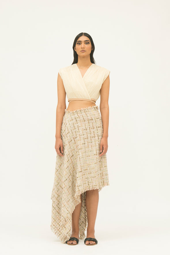 Oyster asymmetric skirt