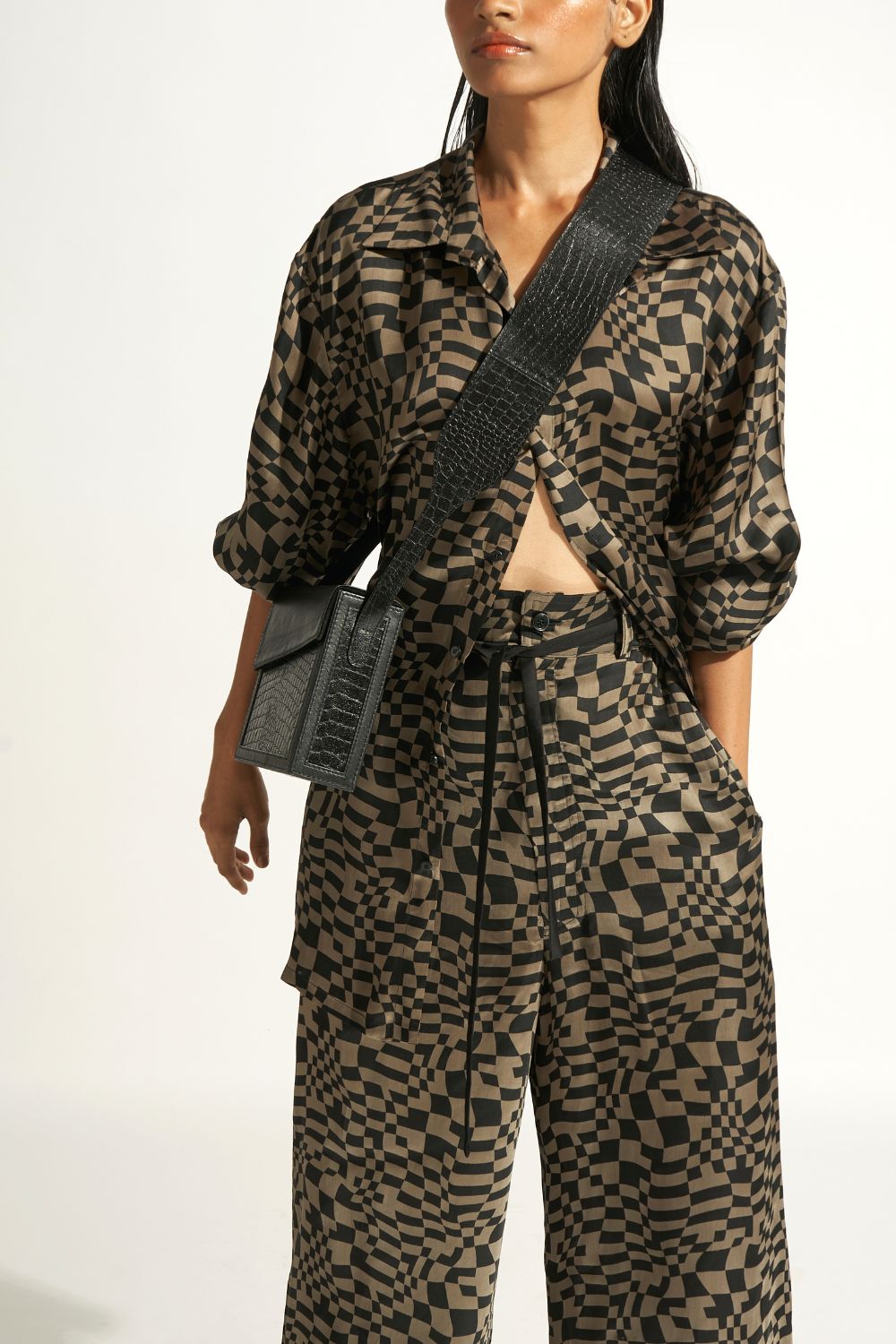 Rhea Shirt in charcoal